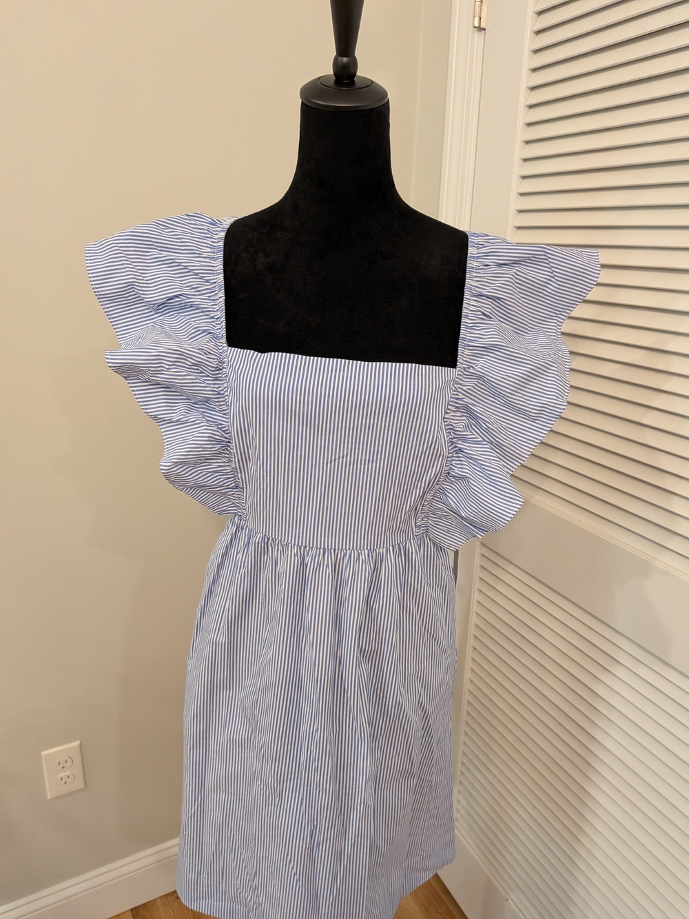 B#1: Women's Blue & White Striped Ruffle-Sleeve Dress Size XL (16-18)